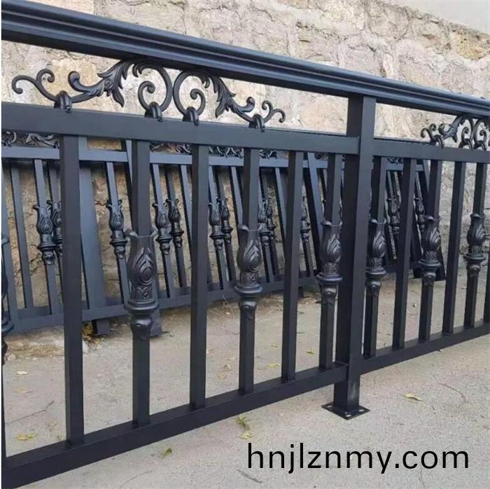  鋁藝(yi)欄桿産品