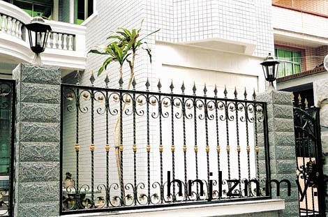  鐵藝護欄