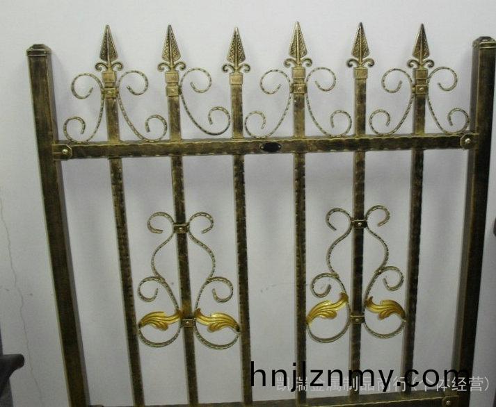  鐵(tie)藝護(hu)欄(lan)
