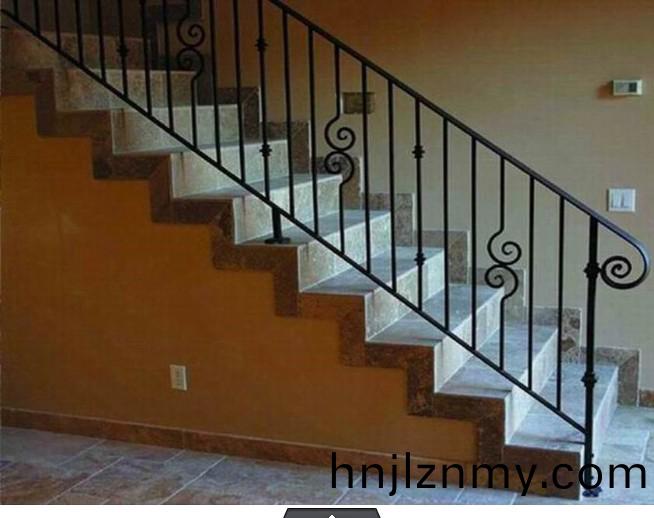 鐵藝(yi)樓梯